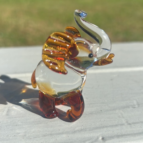 Crystal Elephant Figurine - Picture 3 of 8